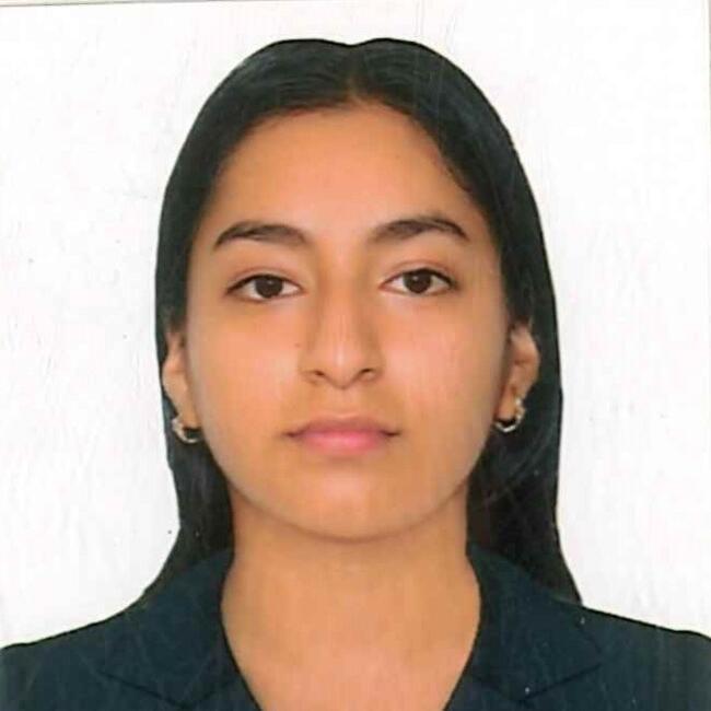 Niñera en José Leonardo Ortiz: Scarlet