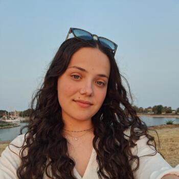 Babysitter in La Chapelle-la-Reine: Lysandra