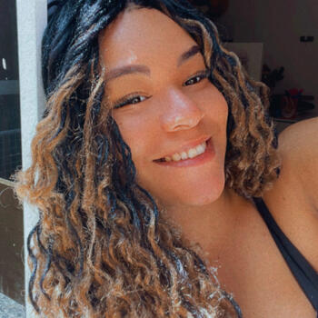 Babysitter in Cidade Ocidental: Julia