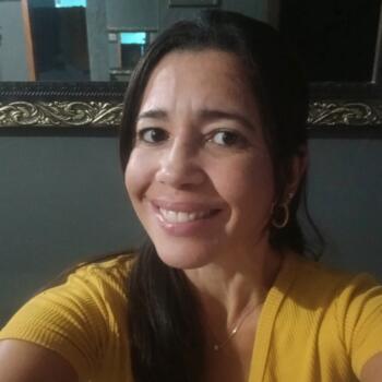 Babysitter in Maricá: Munique