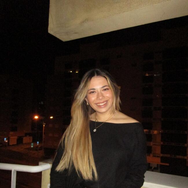 Babysitter em Caparica: Miriam