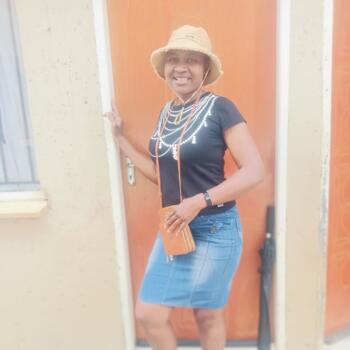 Nanny in Roodepoort: Sithandazile
