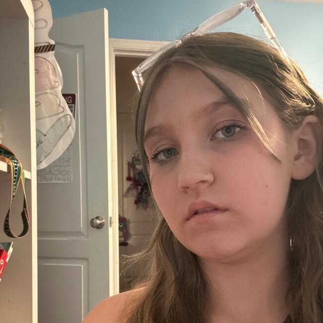 Babysitter in Lee's Summit: Liv