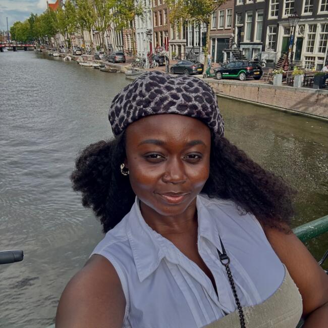 Babysitter in South Holland: Bukola