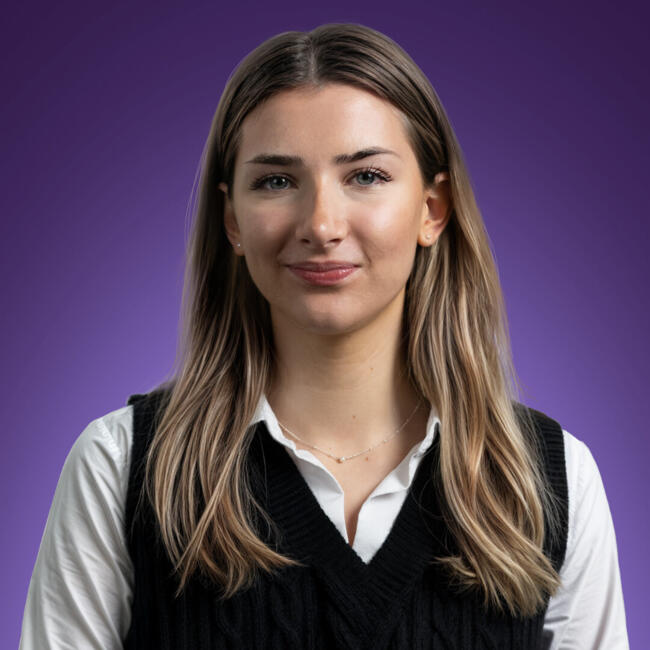 Babysitter in Birmingham: Ella