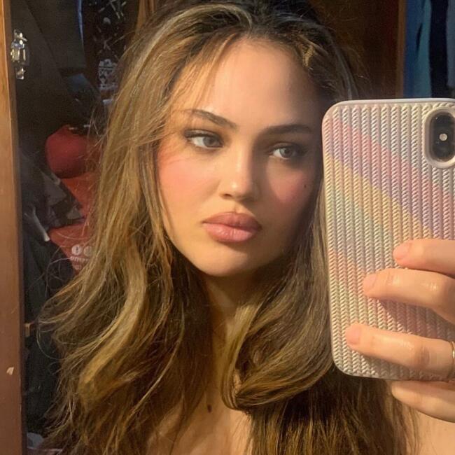 جليسة أطفال في الدمام: Bayan