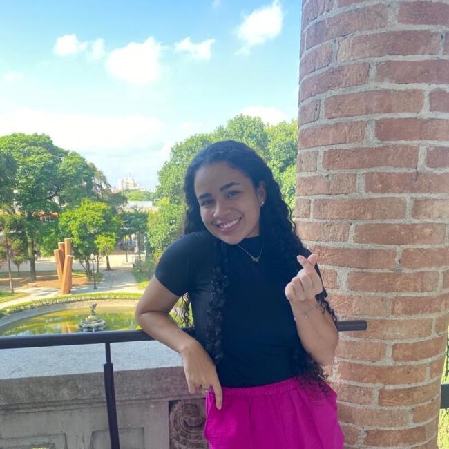 Babá em Tamboré: Camila