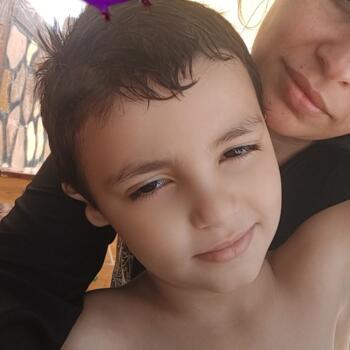 وظيفة جليسة أطفال في المدية: وظيفة جليسة أطفال Amira