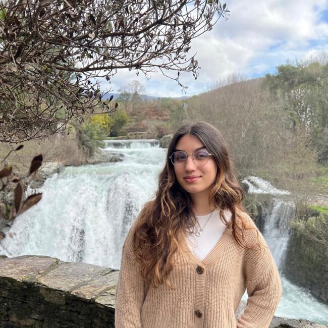 Babysitter in Vila Real: Maria