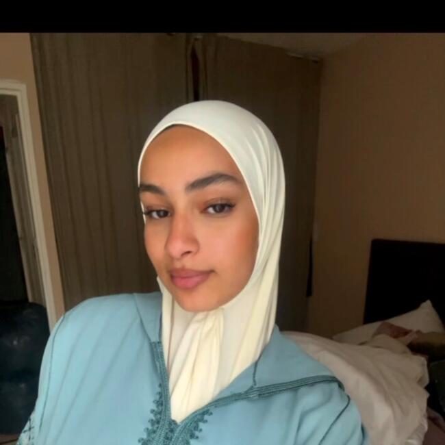 Babysitter in Ville-la-Grand: Youssra