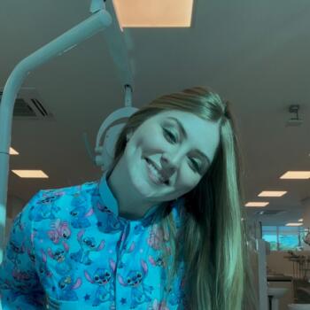 Babá em Novo Hamburgo: Thauana vitória batista da Sil