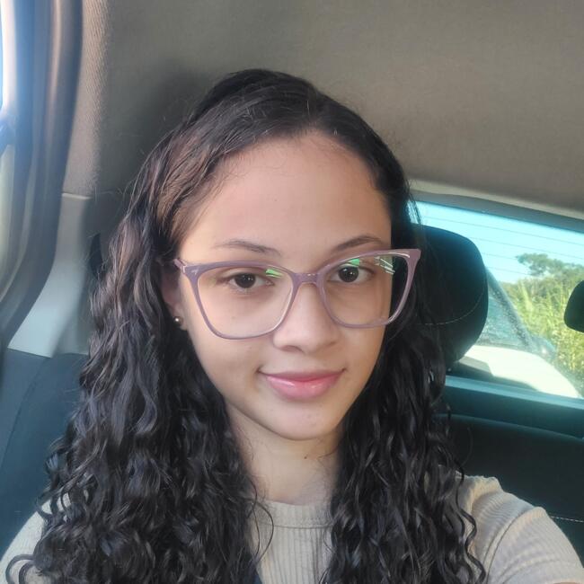 Babysitter in Marília: Esther Rebecka