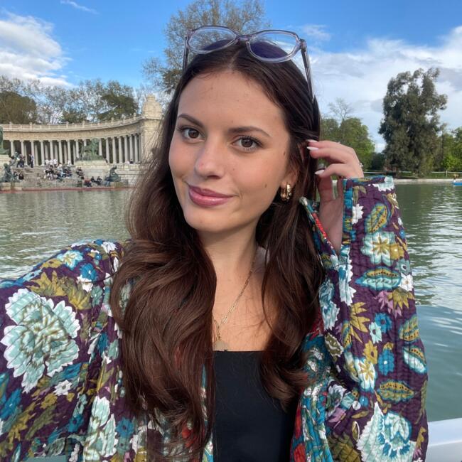 Babysitter in São Domingos de Rana: Nyara