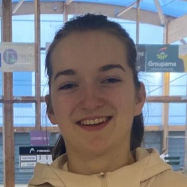 Babysitter in Le Loroux-Bottereau: Talia