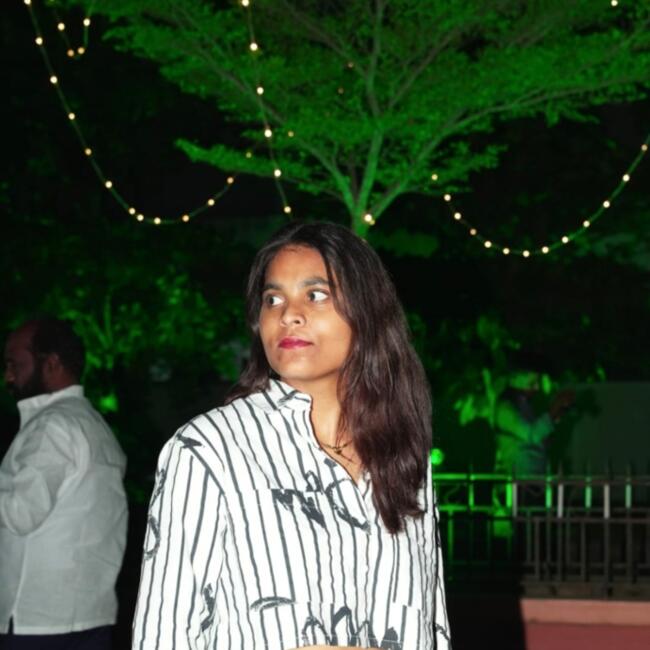 Babysitter in Nice: Devika