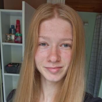 Babysitter in Antoigné: Julie