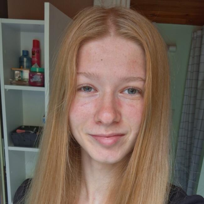 Babysitter in Antoigné: Julie