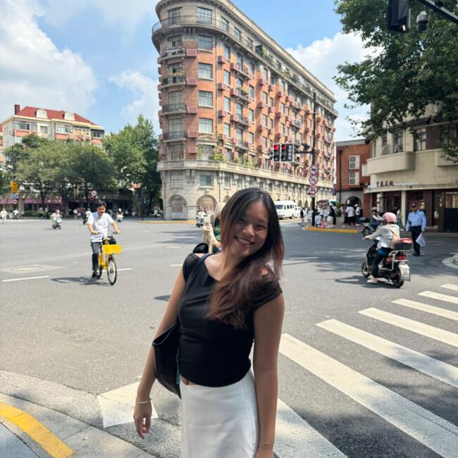 Babysitter in Singapore Island: Olivia