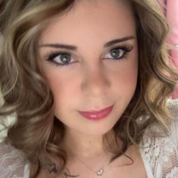 Babysitter in Ballybofey: Erin