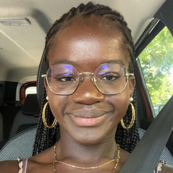 Baby-sitter Bourg-des-Comptes: Jade