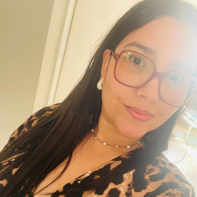 Babysitter in Montreuil: Lorena