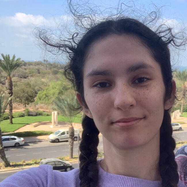 Babysitter in Ashquelon: Aurora