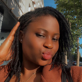 Babysitter in Paris: Ariane Vanessa