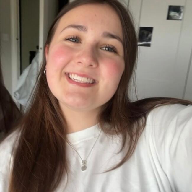 Babysitter in Metropolitan Borough of Wirral: Ella