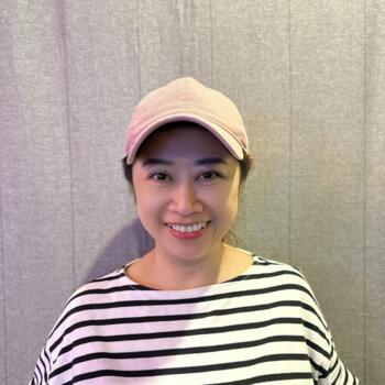 Babysitter in Singapore Island: Lee