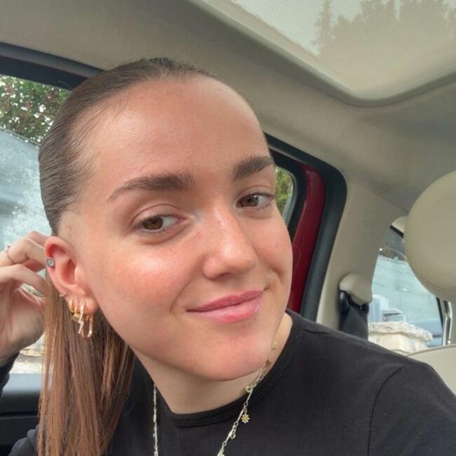 Babysitter in Fouju: Lucie