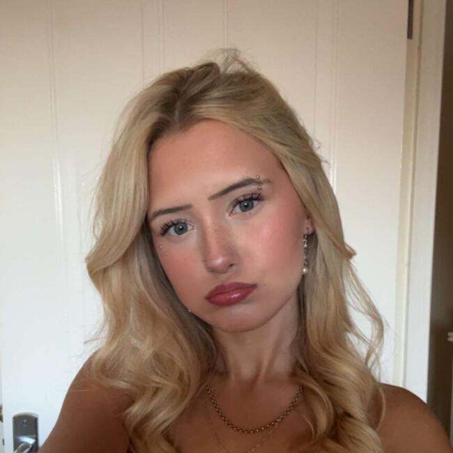 Babysitter in Wellington (Somerset): Isabelle