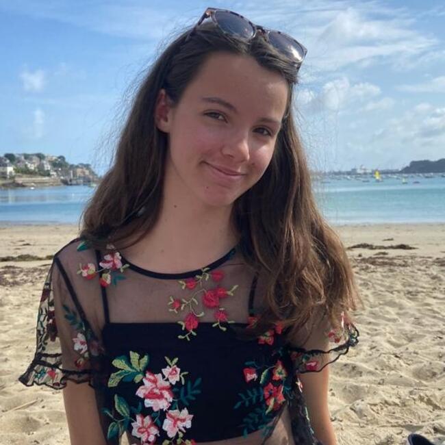 Babysitter in Louvigné: Louise