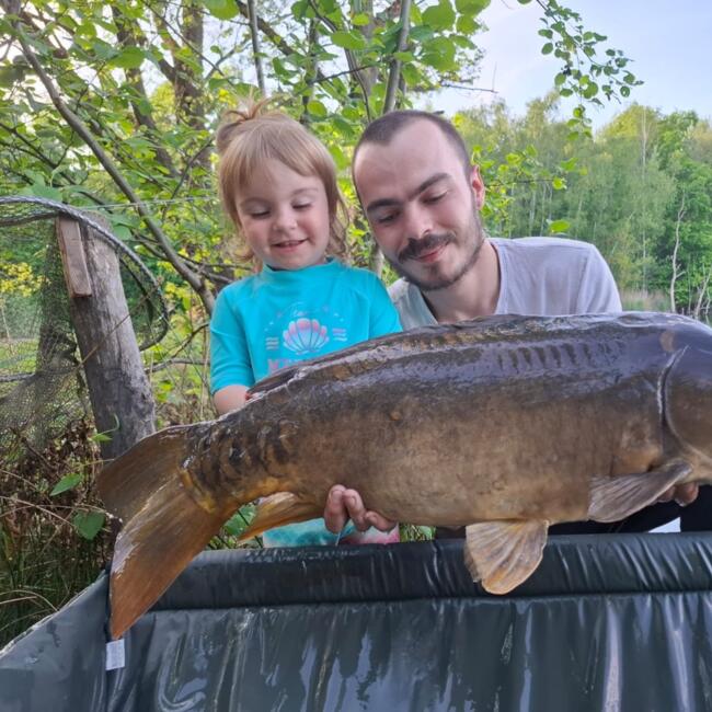 Babysitter in Boom: Dj