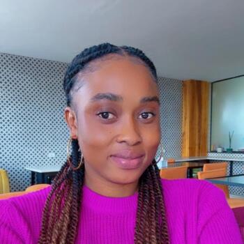 Babysitter em Porto: Angelina