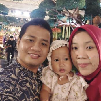 Babysitting job in Bekasi: Toto Bachtiar