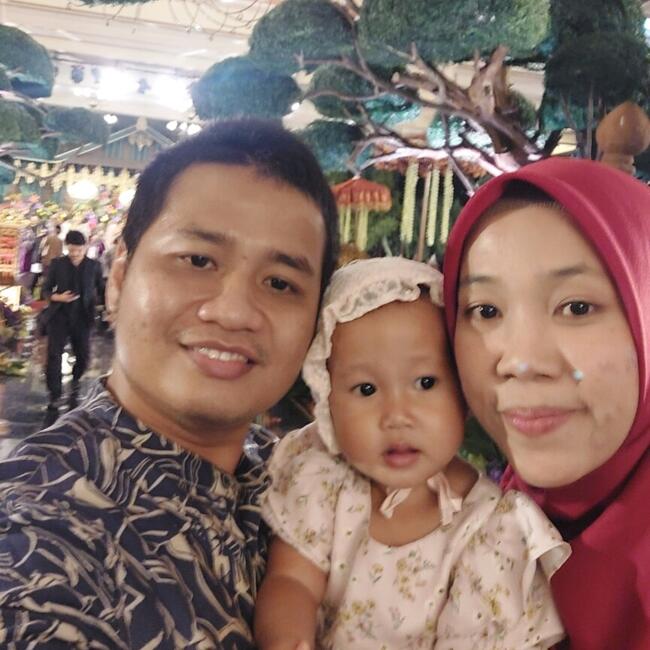Babysitting job in Bekasi: Toto Bachtiar
