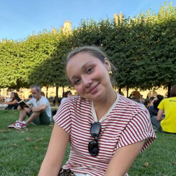Babysitter in Paris: Clemence