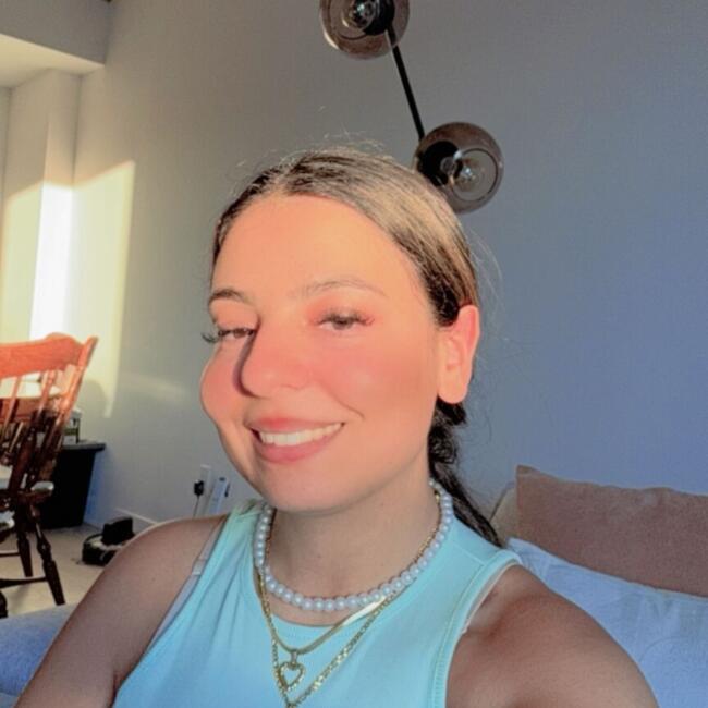 Baby-sitter in Montréal: Donia