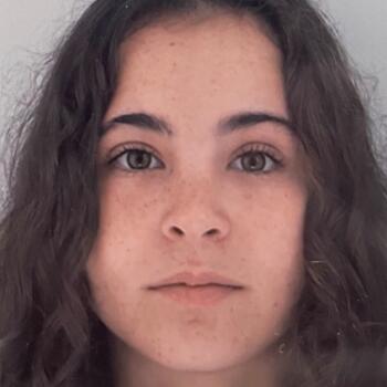 Babysitter Cannes: Iness