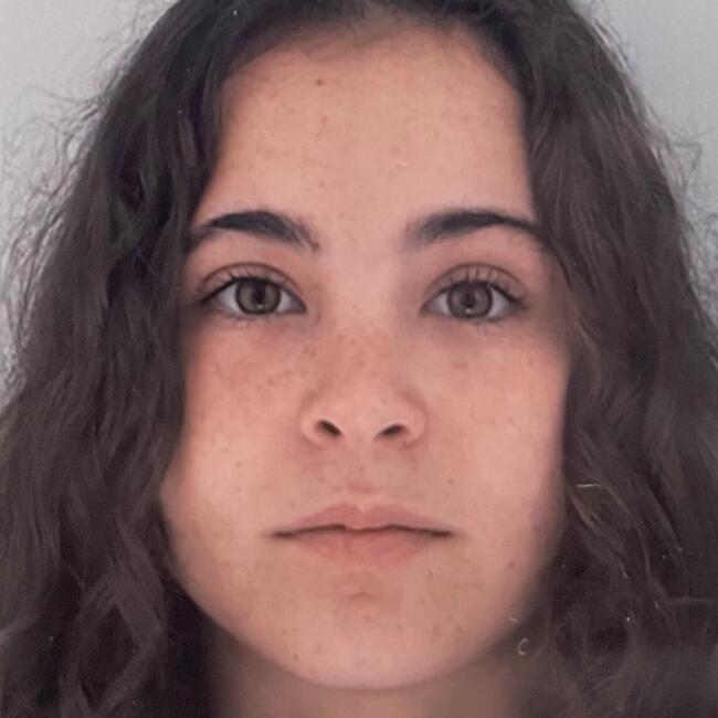 Babysitter in Cannes: Iness