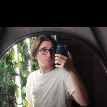 Babysitter in Novo Hamburgo: Yuri