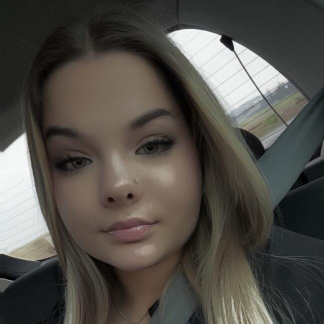 Babysitter in Marpent: Candice