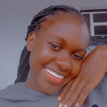 Babysitter Perchtoldsdorf: Nayla