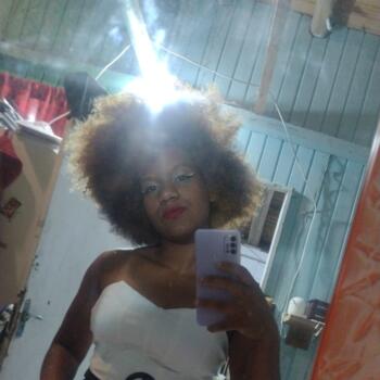 Babá em Garopaba: Yasmin