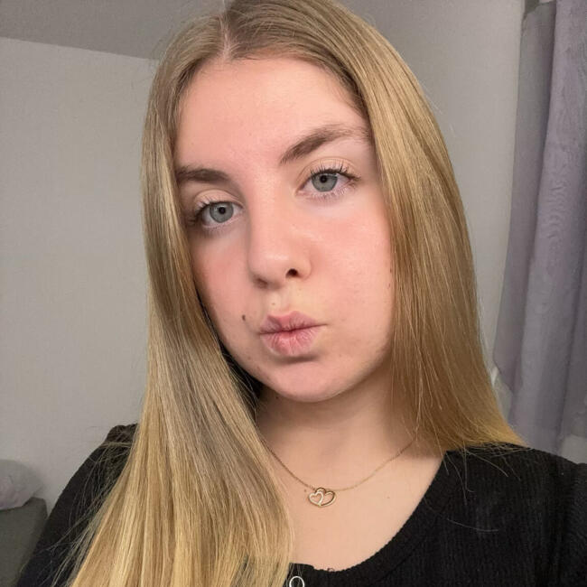 Babysitter in Chabeuil: Nina