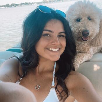 Babysitter in Fenton (Michigan): Ally