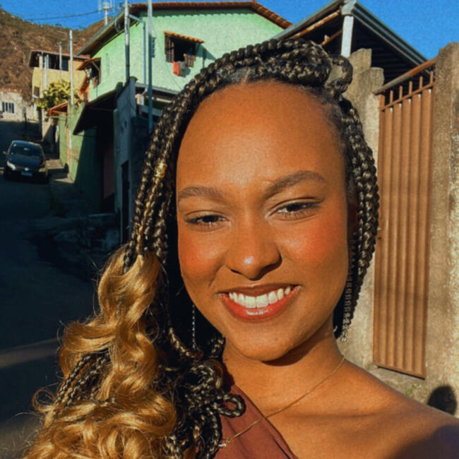 Emprego de babá em Mariana: Franciely