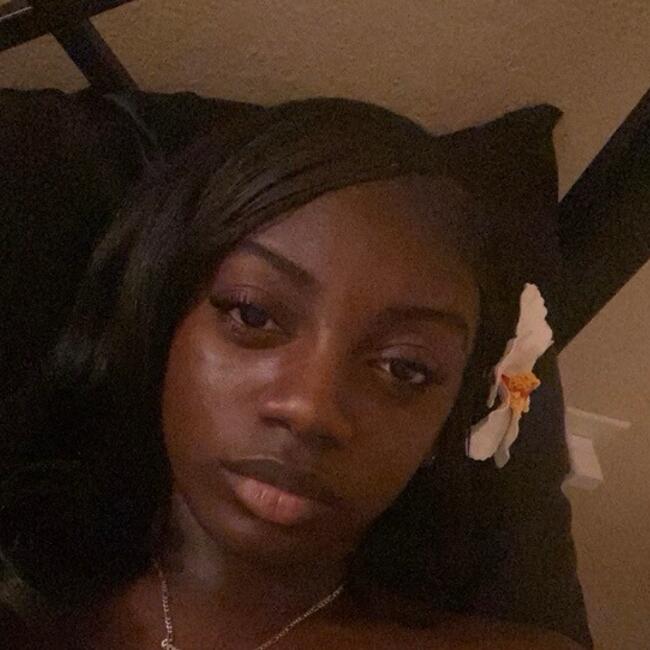 Babysitter in Brandon: Evelyn