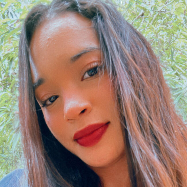 Babysitter in Dubai: Ediisney