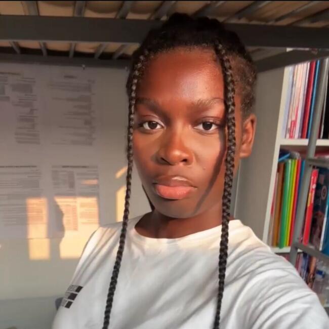 Babysitter in Noisy-le-Grand: Kerene